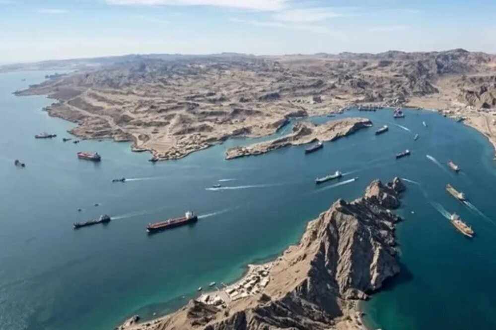 حاکمیت بر تنگه هرمز حق ما است حاکمیت بر تنگه هرمز حق ما است