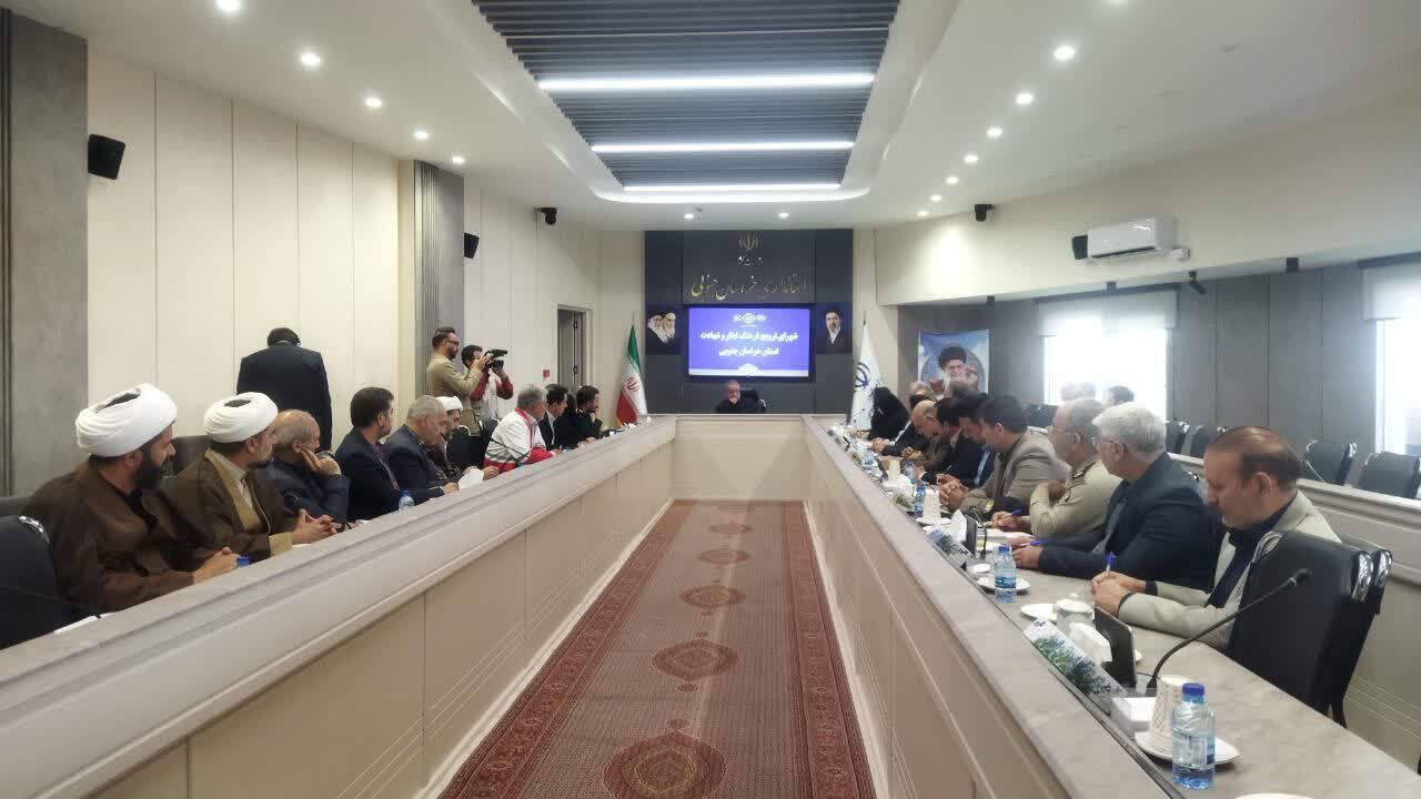 دیدار با خانواده شهدا اولویت دستگاههای اجرایی خراسان جنوبی دیدار با خانواده شهدا اولویت دستگاههای اجرایی خراسان جنوبی