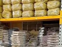 کشف انبار خشکبار احتکار شده در بندر انزلی