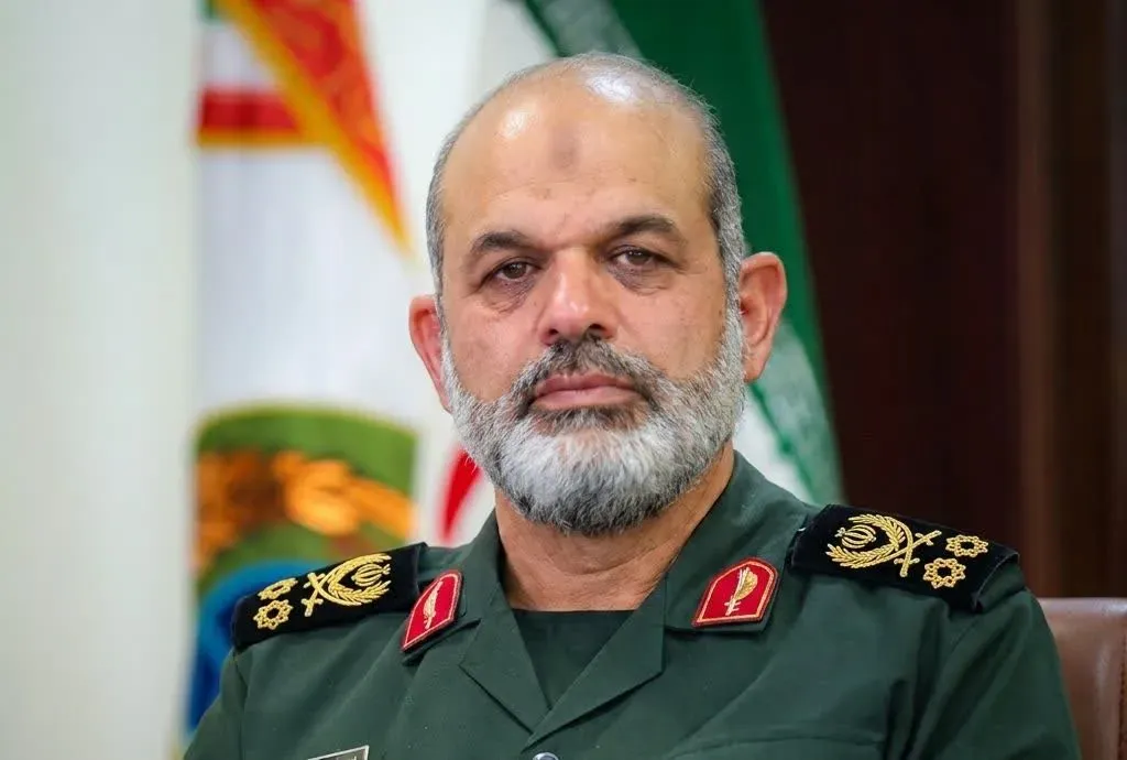 نیروی پدافند هوایی ارتش و سپاه معادلات دشمن را بر هم میزنند نیروی پدافند هوایی ارتش و سپاه معادلات دشمن را بر هم میزنند
