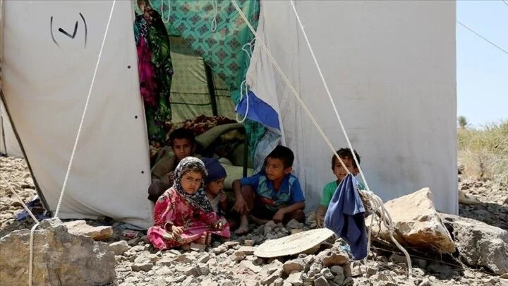 آواره شدن حدود ۱۸۰۰ خانواده در تعز یمن آواره شدن حدود ۱۸۰۰ خانواده در تعز یمن